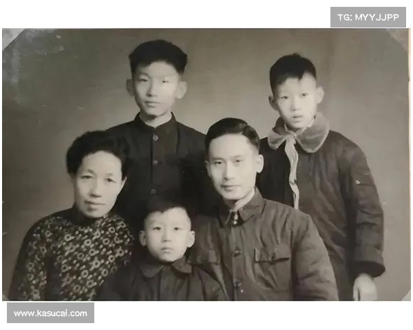 耿梓皓:从青涩少年到实力演员的成长之路与荧幕之梦 耿梓皓:从青涩少年到实力演员的成长之路与荧幕之梦